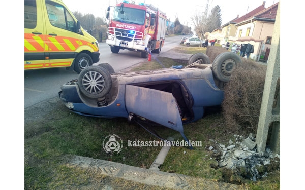 Balesethez és tűzhöz is riasztották a dombóvári tűzoltókat