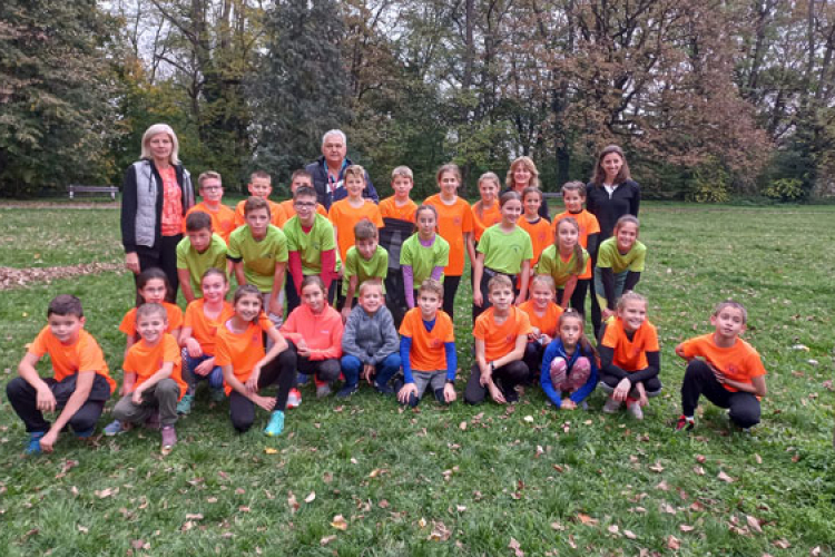 A DOVASE U10-es atlétái nyerték a mezei futóversenyt Kaposváron